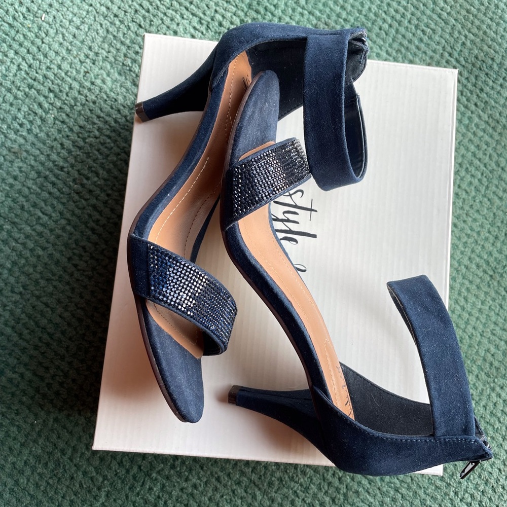 Navy Heels